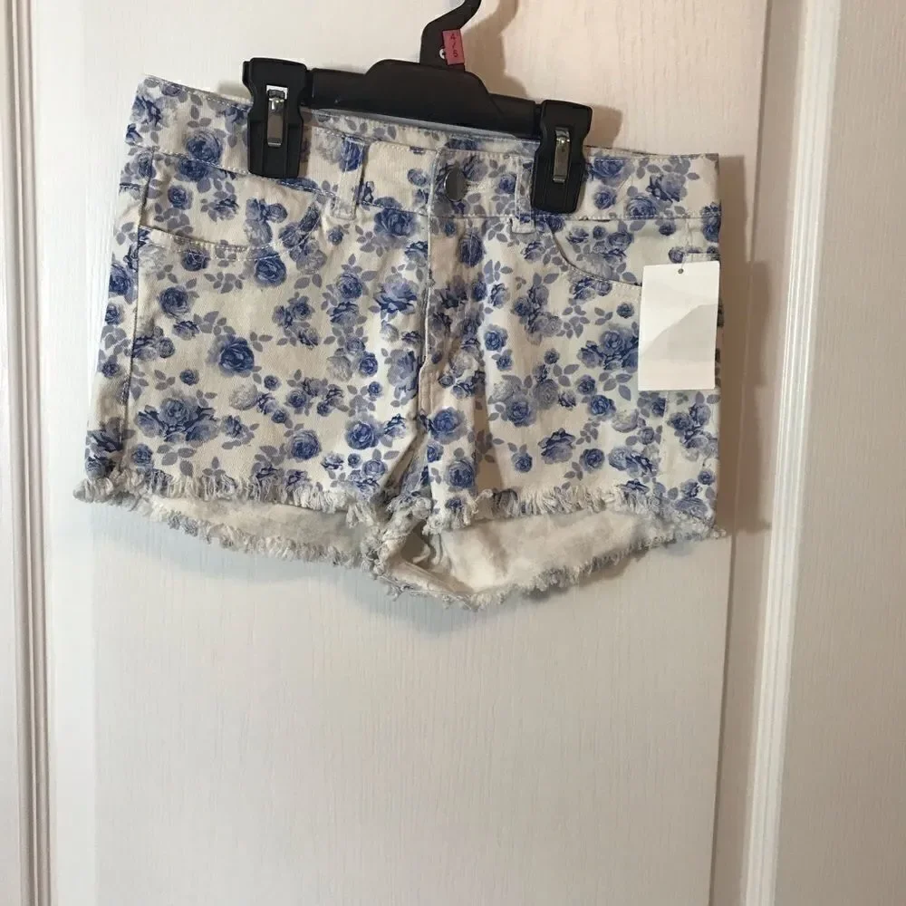 NWT H&M Divided Shorts White Blue Flower Size 4